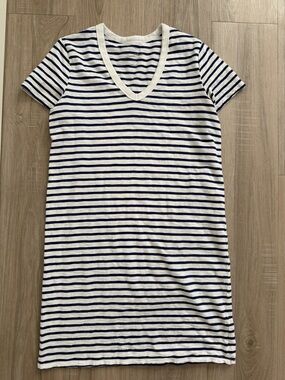 Universal Thread Navy & White Striped V-Neck T-Shirt Dress